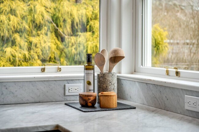 Building Photo - 62 Abrahams Landing Rd