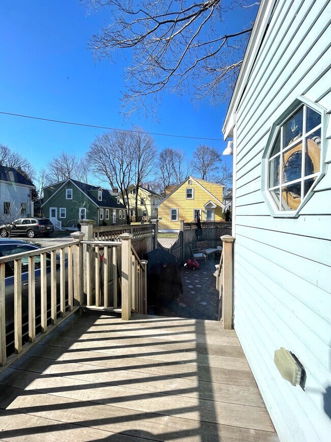 Building Photo - 36 Burroughs St