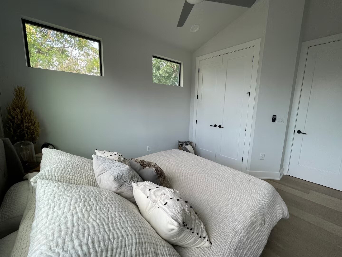 Building Photo - 1804 E 14th St