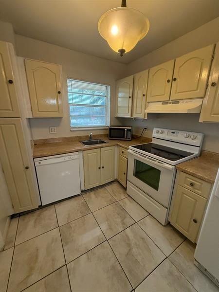 Building Photo - 2060 NW 81st Ave