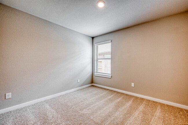 Building Photo - 2611 Westward Hl Dr