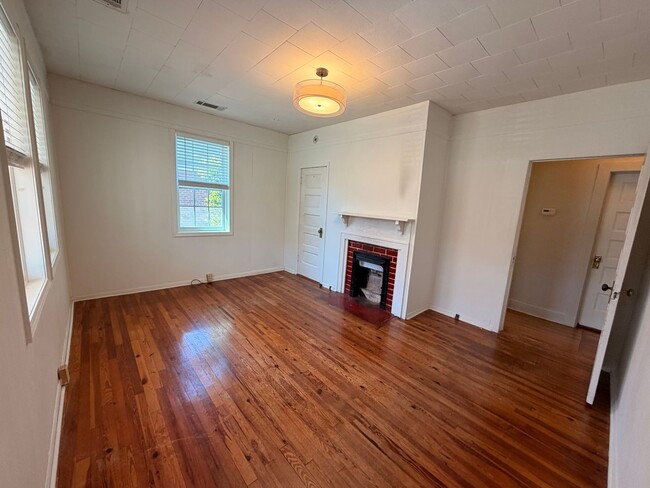 Building Photo - 3/1 House in Celanese $1,495