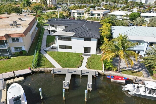 Building Photo - 840 SE 22nd Ave