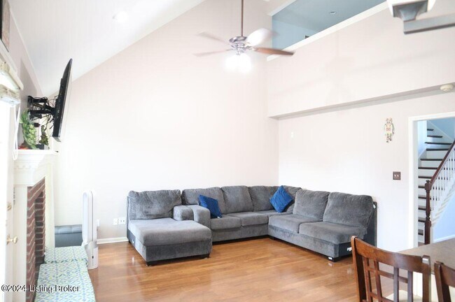 Building Photo - 10129 Spring Gate Dr