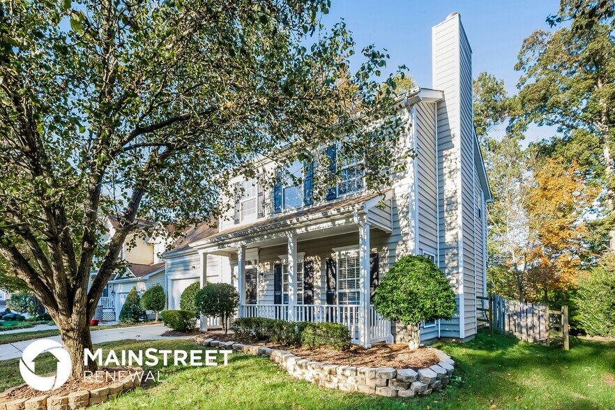 Building Photo - 8293 Chatham Oaks Dr