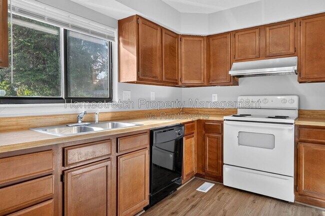 Building Photo - 10063 Northgate Dr