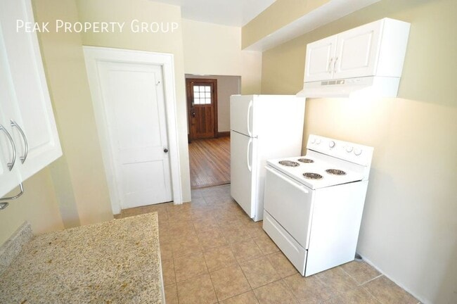 Building Photo - 396 E Northwood Ave