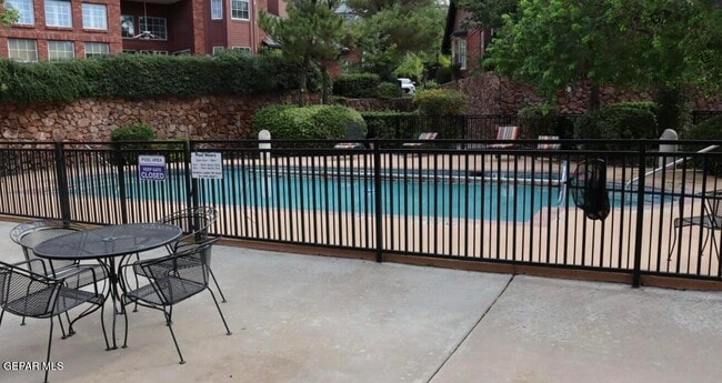 Building Photo - 31 Stratford Hall Cir