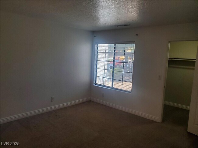 Building Photo - 2700 N Rainbow Blvd