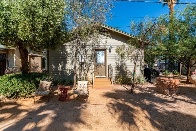 Building Photo - Charming Home in Garfield District – Renovated w/ Hardwood Floors, Granite Counters, In-Unit W/D ...