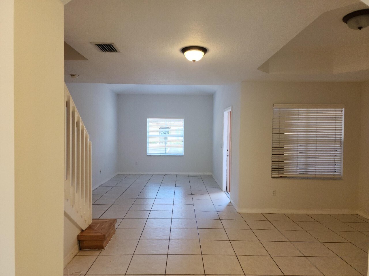 Building Photo - 4965 Leeward Ln