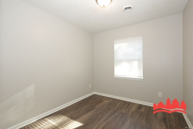 Building Photo - 4721 Bradford Dr