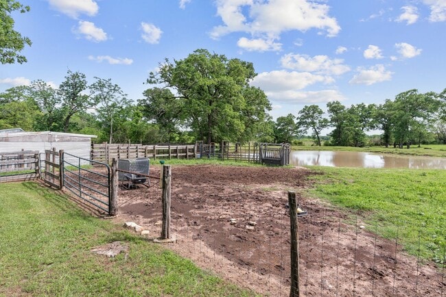 Building Photo - Extensively renovated 4bed,2bath farmhouse on 17 acres!!