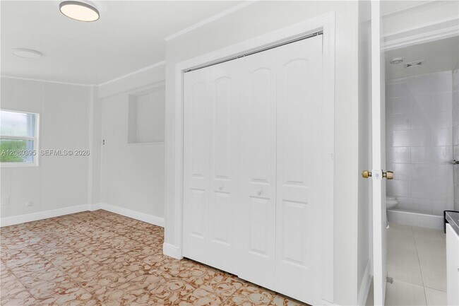 Building Photo - 9441 SW 27th Dr