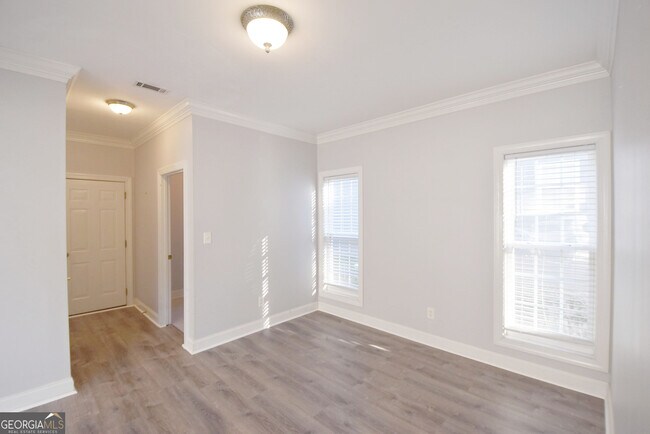 Building Photo - 204 Lenox Dr