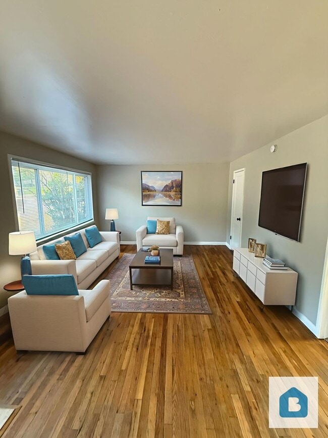 Building Photo - 433 Glen View Ct