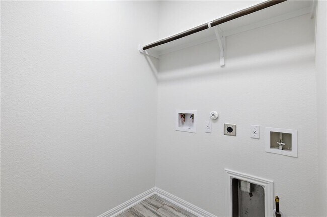 Building Photo - 20213 Arctic Loon Pass