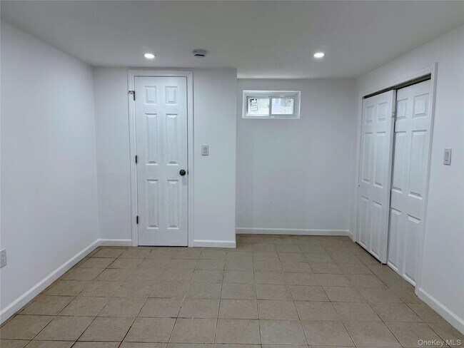 Building Photo - 48 79th Ave