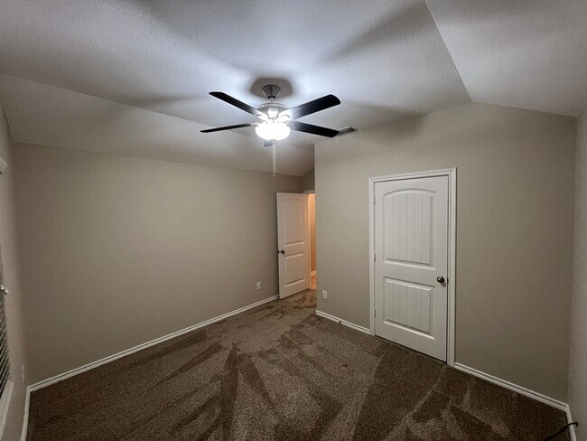 Building Photo - 7017 Mohegan Dr