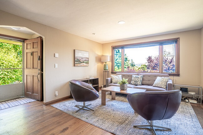 Building Photo - 4201 51st Ave S