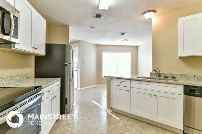 Building Photo - 8405 Maple Ridge Dr