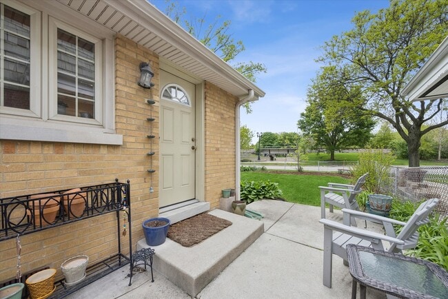 Building Photo - 4409 Clausen Ave
