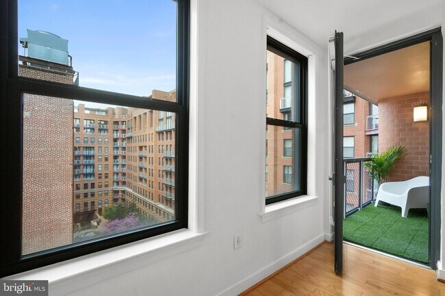 Building Photo - 631 D St NW