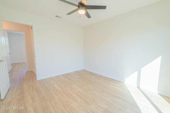 Building Photo - 561 6th St S