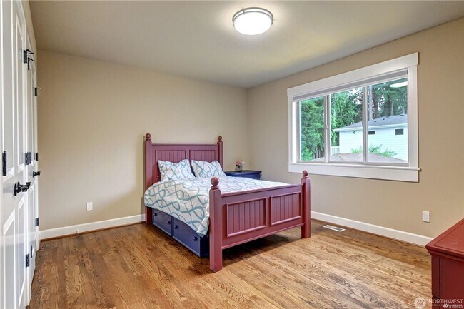 Building Photo - 4bd/2.5ba Kirkland House