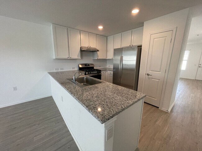 Building Photo - Beautiful 4 bedroom, 2 bathroom Home in Vida near Texas A&M San Antonio!