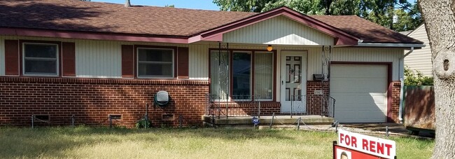 Building Photo - SW Ranch near Pawnee and Seneca.