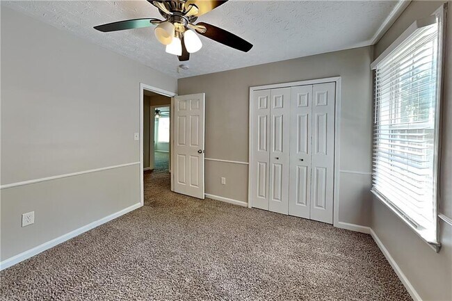 Building Photo - 1620 Berryhill Rd