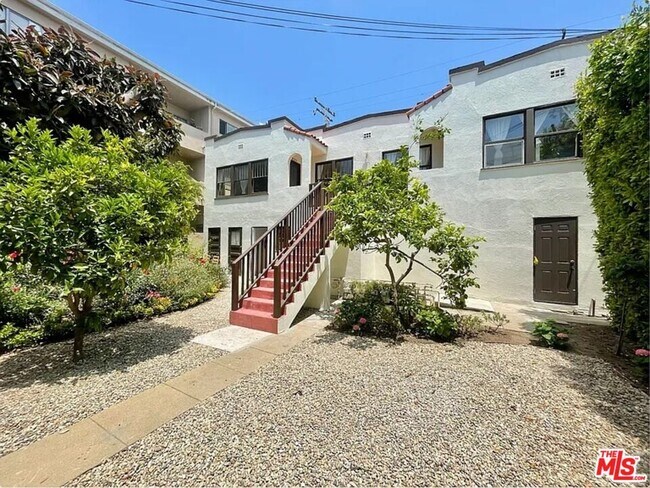 Building Photo - 837 5th St