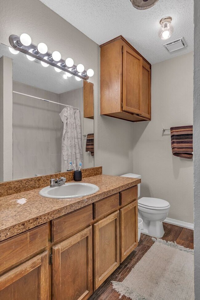 Building Photo - 3808-3814 Coates Circle