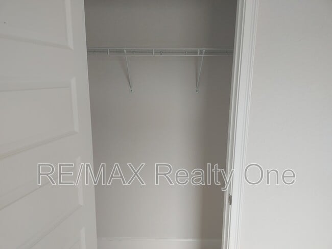 Building Photo - 8398 N Jay Dr