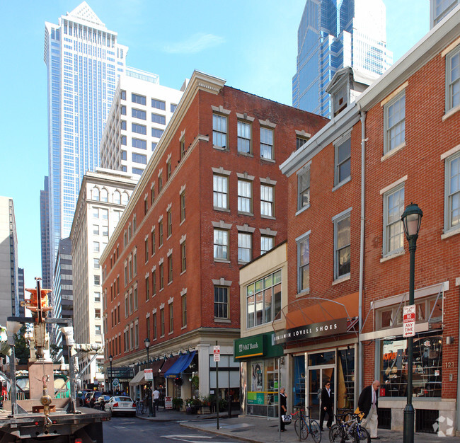 Building Photo - Le Crillon Apartments