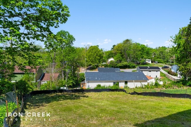 Building Photo - Bright and Modern: Brand New Three-Bedroom...