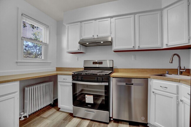 Building Photo - Cedarcroft Property