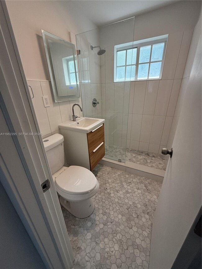 Building Photo - 1300 NE 110th St