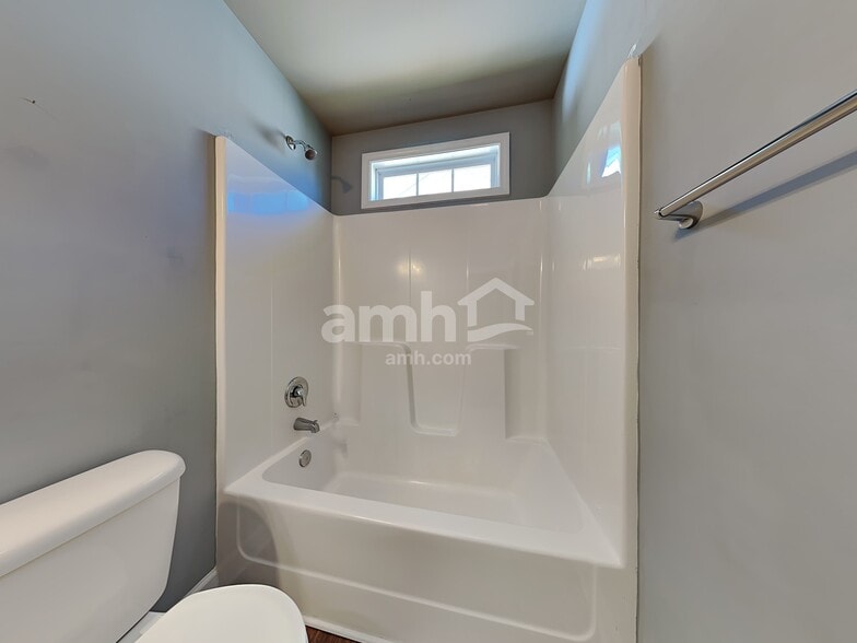 Building Photo - 200 N Wentworth Dr