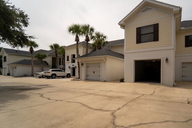 Building Photo - 101 Laurel Wood Way