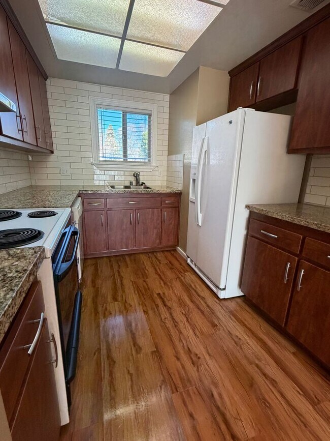 Building Photo - ***Half of First Month Rent until 1/31/26***2 Bedroom Condo in Natomas