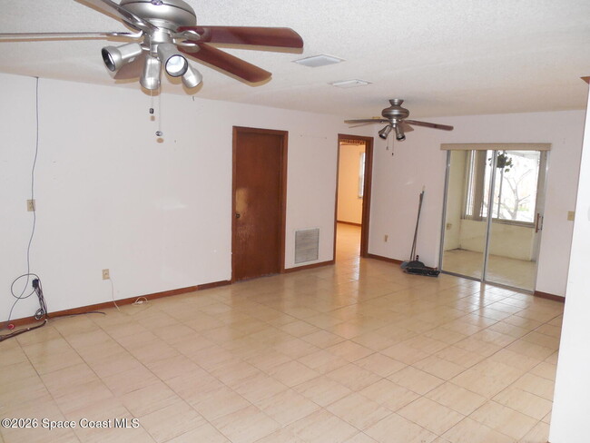 Building Photo - 1492 Autumn Woods Dr