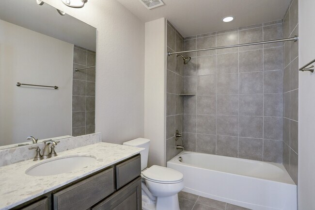 Building Photo - 9814 Vintage Villa Dr
