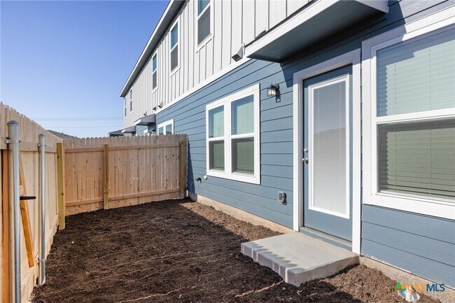 Building Photo - 12811 Village Spun Plz