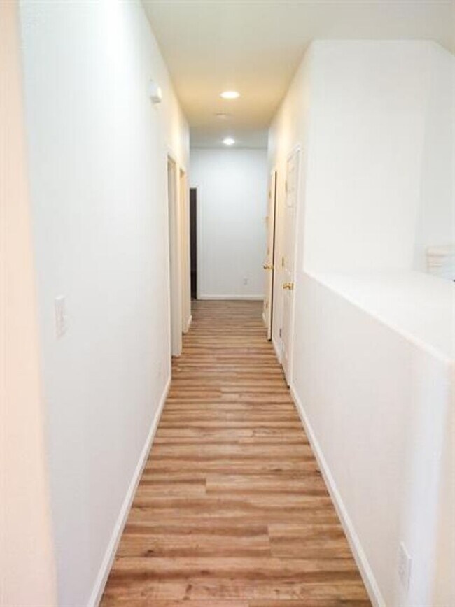 Building Photo - Welcome Home!!