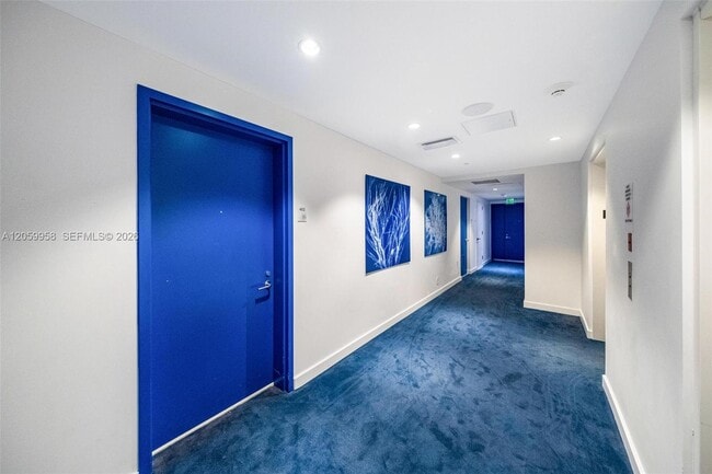 Building Photo - 3951 S Ocean Dr
