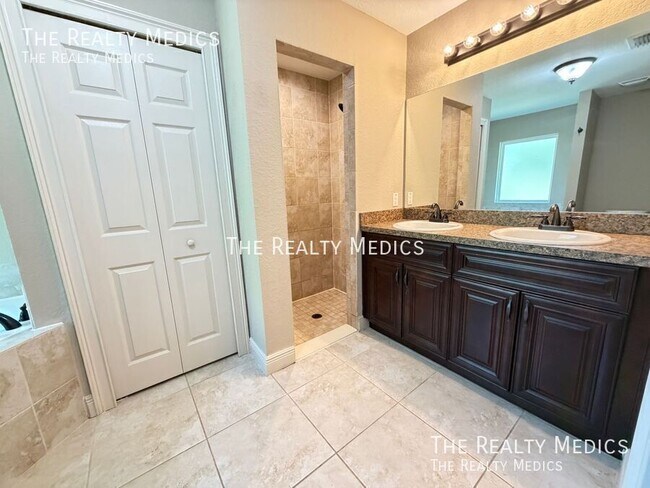 Building Photo - 334 Malauka Loop