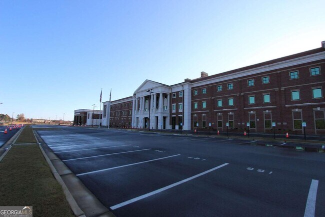 Building Photo - 514 Clover Dr