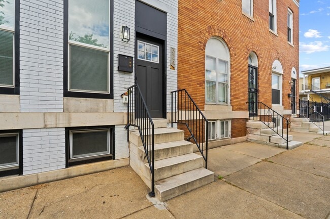 Building Photo - 324 E 23rd St